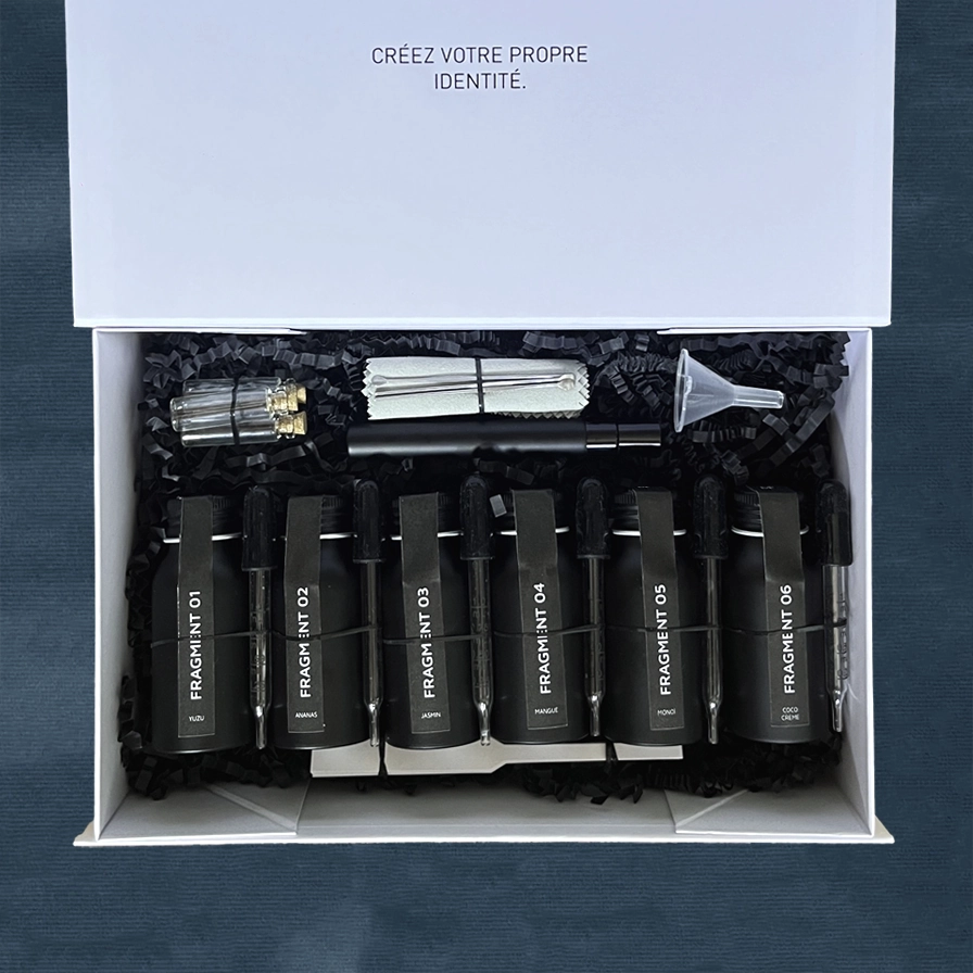 Contenu du coffret de composition : Fragments, guide et flacon Maison Fragment